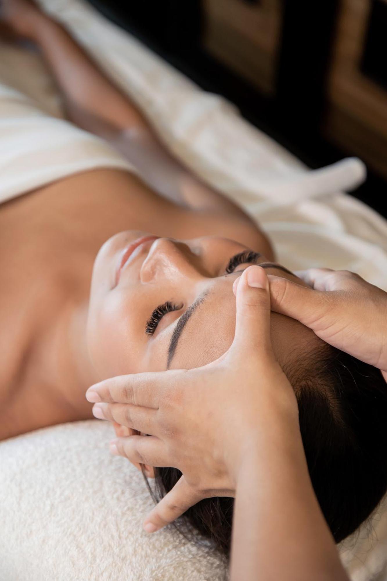 Garrya Tongsai Bay Samui Hotel Choeng Mon Exterior photo Facial massage